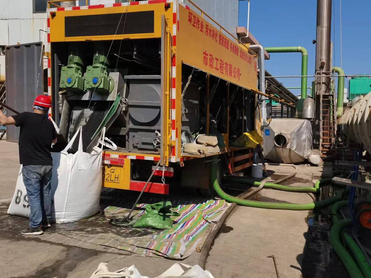 勐腊淤泥压干处理